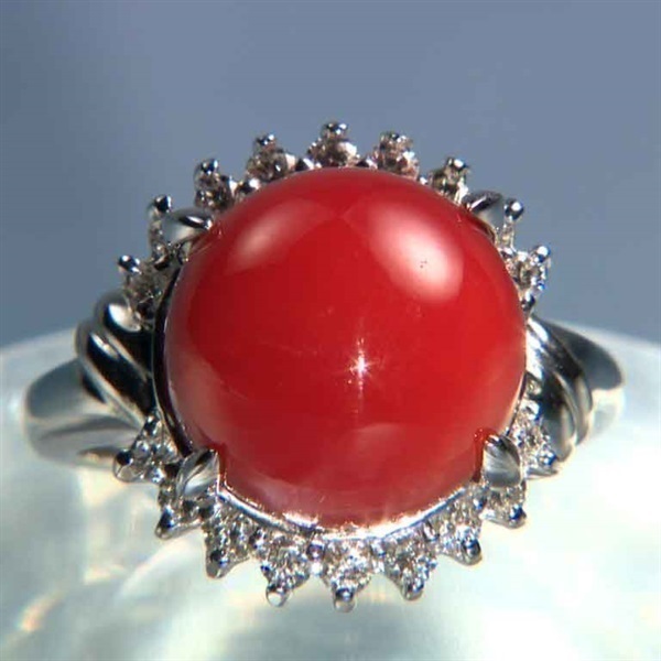 以前母が使用していた指輪です【Pt900 / D0.53ct】指輪 リング 赤珊瑚 プラチナ ダイヤ
