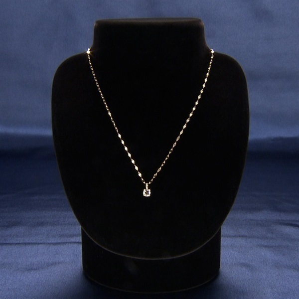 純金0.5ctダイヤペンダントペタルチェーンネックレス （造幣局検定マーク入）