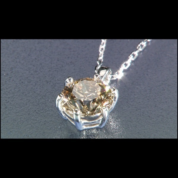 高級感日テレ限定プラチナ大粒　1ct ダイヤペンダント　プラチナ アクセサリー